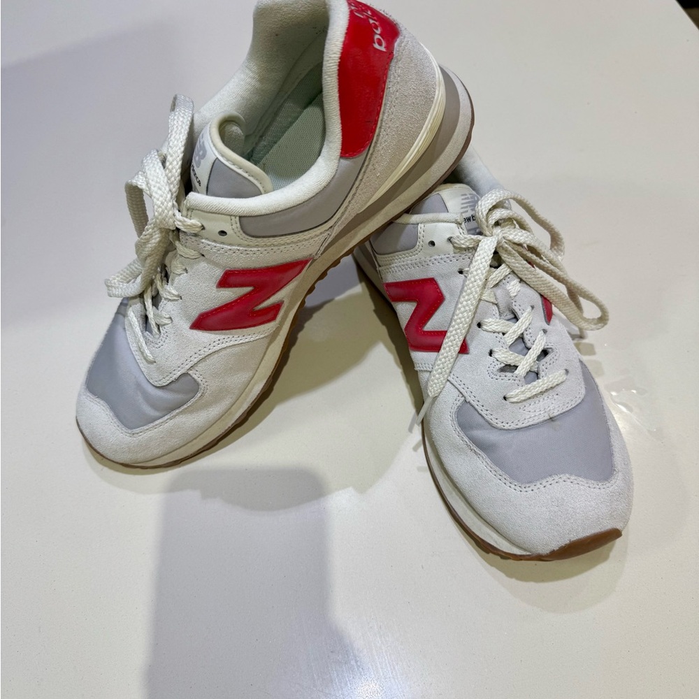 New Balance Women's Sneakers - White and Red